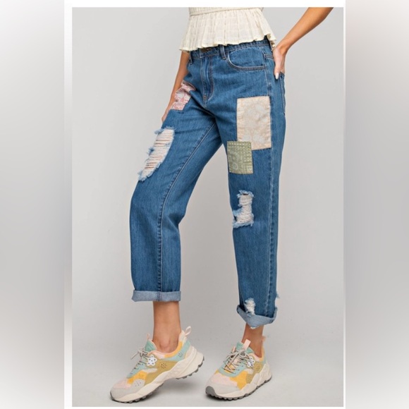 #185 NWT Easel patch work jeans Chic Comfort - Picture 2 of 5
